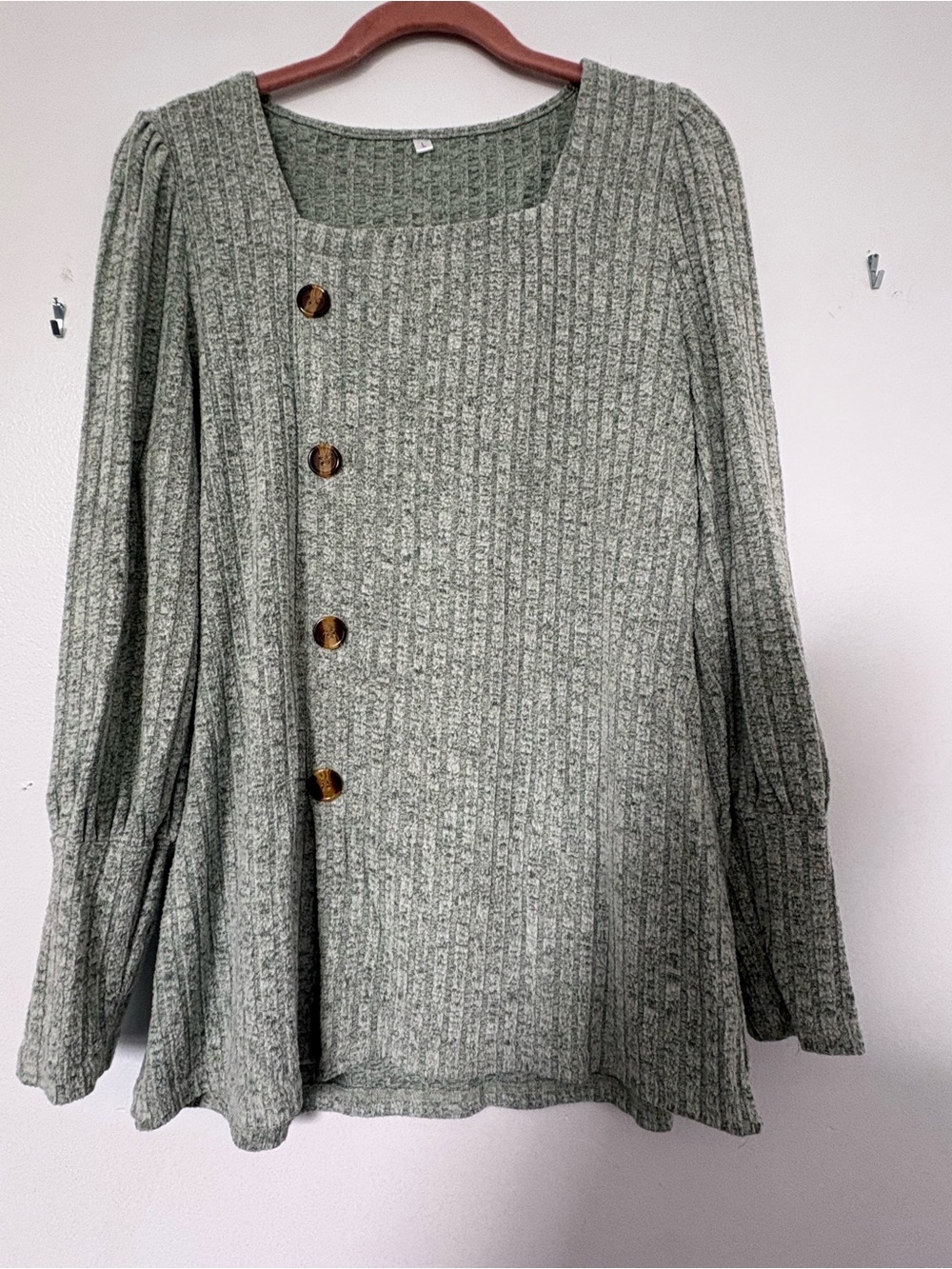 🍁Ribbed Button-Accent Long Sleeve Top in Sage Green
